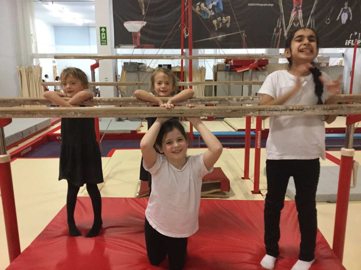 EllesmerePE's tweet photo. Primary pupils @EllesmereLeic @EllesmerePE having fun in a gymnastics competition @NewCollegeLeics @NCLPE hosted by @leicesterssp. #gymnastics #keysteps #inclusive #fun https://t.co/3pCgZ8DVvY
