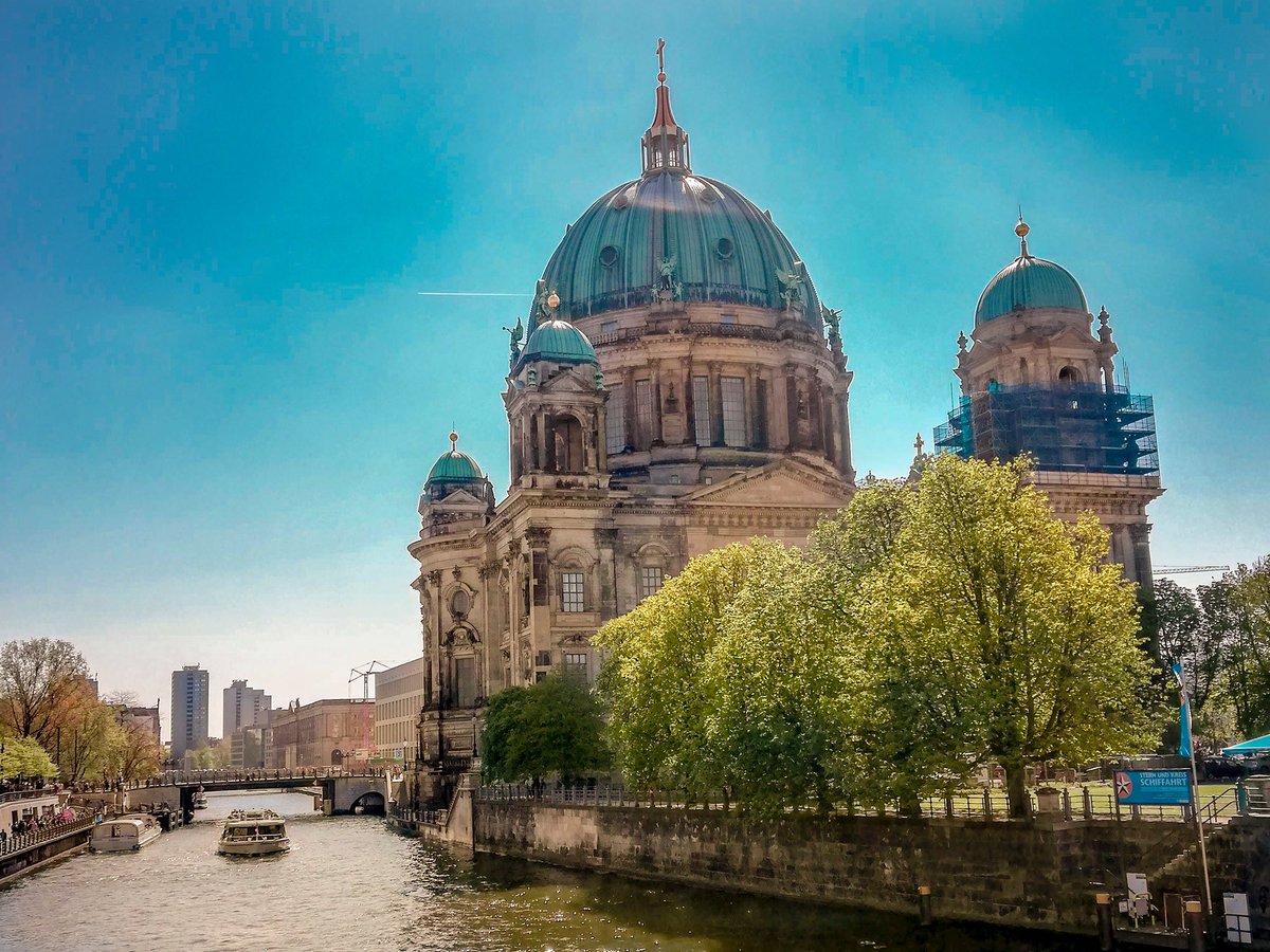 StudyTravelES's tweet photo. #feedbackfriday de Alexander (Reino Unido) sobre su #curso de #alemán en #Berlín. ¡Lo pasé genial! El curso fue interesante con muchas excursiones. He hecho nuevos amigos y disfruté mucho de todo. Tuve una gran inmersión en el idioma alemán y la cultura! https://t.co/nr1KImZBL1 https://t.co/M0PMkPgWjr