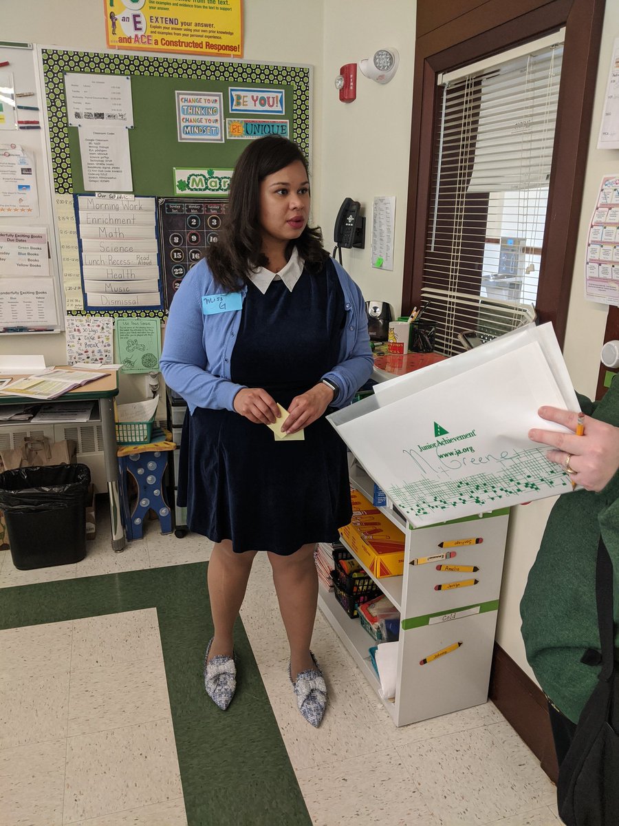 MoniqueJacob1's tweet photo. Junior achievement at Green! Our students get smarter everyday https://t.co/qVpHBfmnWV