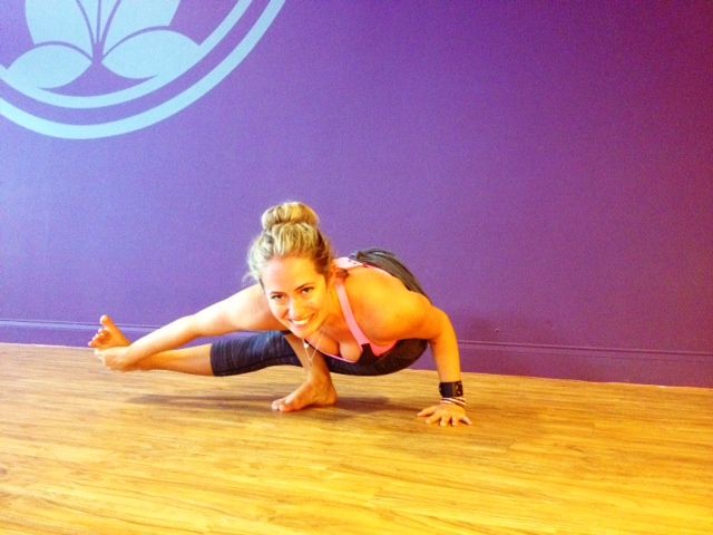 RadiantHeartYog's tweet photo. Hi Yogi's,Let's get hoppy with this week's pose Baby Hopper 🦗We won't be rubbing our legs together to make a buzzing sound but hopefully your energy levels will be buzzing after this pose!💜💛#Yoga #YogaLove #YogaLife #YogaGirl #LancashireRT #BuryRT
https://t.co/DsmmBuV4XL https://t.co/LHXhsA0On6