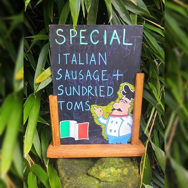 🌟 MARCH SPECIAL PIZZA LOVERS! 🌟
Italian sausage with sundried tomatoes 😋😍🥰 #pizza_via #scottishstreetfood #freshpizza #toyourdoorstep #finestingredients #italiansalciccia #sundriedtomatoes #amazingflavours #marchspecial #marchspecialtopping #trea… ift.tt/2TqEdV4