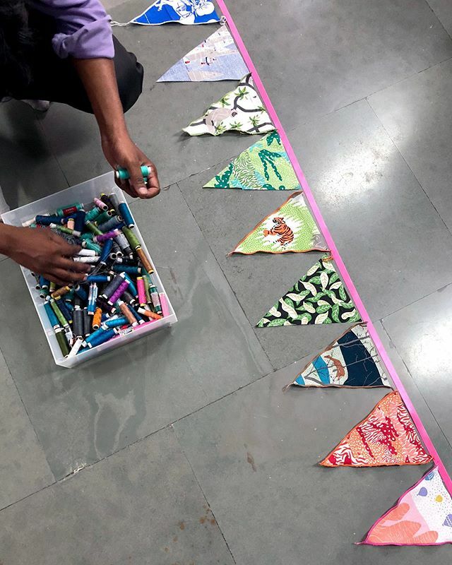 #MarchMeetTheMaker Day 6: Reducing waste ✂️ Quite often, what is described as 'waste' fabric is actually surplus or excess fabric from big mills and export houses. We hand screen print in small quantities, keeping fabric to sell as meterage and stitching… ift.tt/3aJHnt9