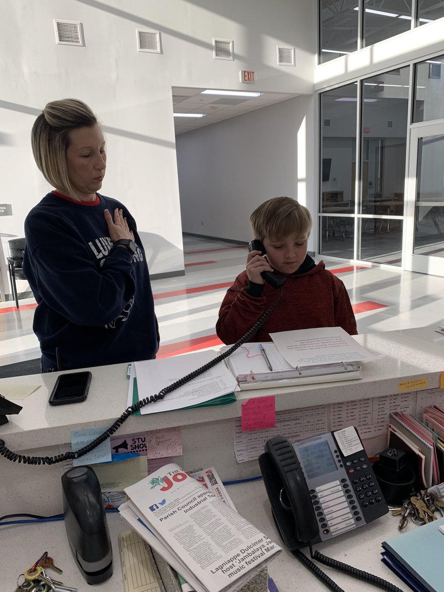JudyMae1223's tweet photo. Getting this Fantastic Friday off to a great start with the Pledge of Allegiance. A big SHOUT OUT to our student for doing an awesome job!
Gotta love those Lukeville Leaders!
#citizenship 
#WBRproud https://t.co/NyWyBvqxOK
