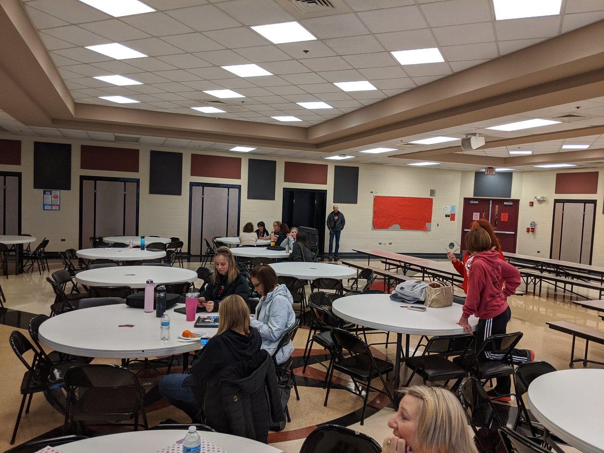 JeremyMcBrayer's tweet photo. The staff of #ChannahonPride is starting to arrive for #CSDInst It's going to be another great day of learning. https://t.co/mk1tse5yW3
