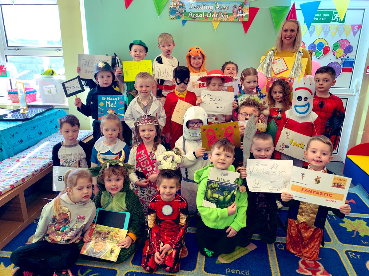 CGPrimary's tweet photo. ๐๐CLASS 3 WORLD BOOK DAY 2020 #CGPLang #CGPLLC @WorldBookDayUK #WorldBookDay2020 ๐๐ https://t.co/M6Z6mIaj0q