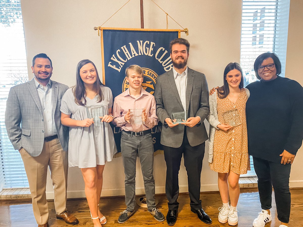 caroline5716's tweet photo. So honored to be the Lake Highlands Exchange Club’s youth of the month and nominee for youth of the year! https://t.co/mJlxEbwcuT