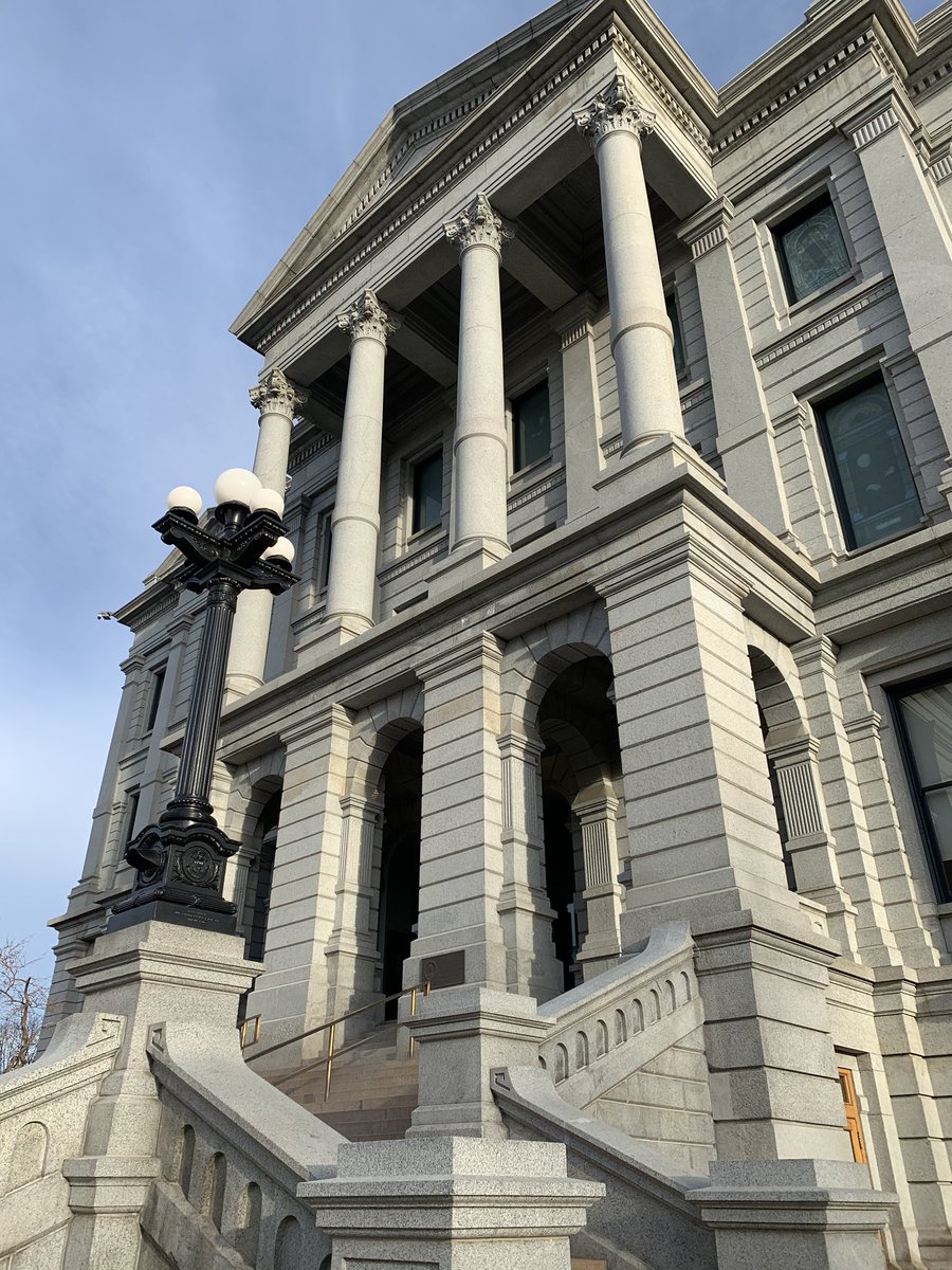 msudenver's tweet image. We're at the Capitol this morning for First-Gen Day at the Capitol! #IAMFIRST #FearlessFirst #RoadrunnerPride