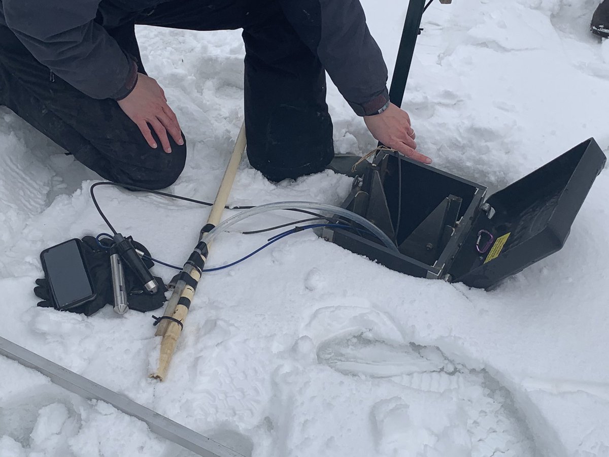 notrunningfast's tweet photo. This is the subsurface monitoring station at #Huronview Demonstration site. We have two sensors here - one is Bluetooth, one isn’t. @LandWaterNews is comparing the data to make sure accuracy; Also checking longevity of batteries #drainage https://t.co/jKNUTYrWAL
