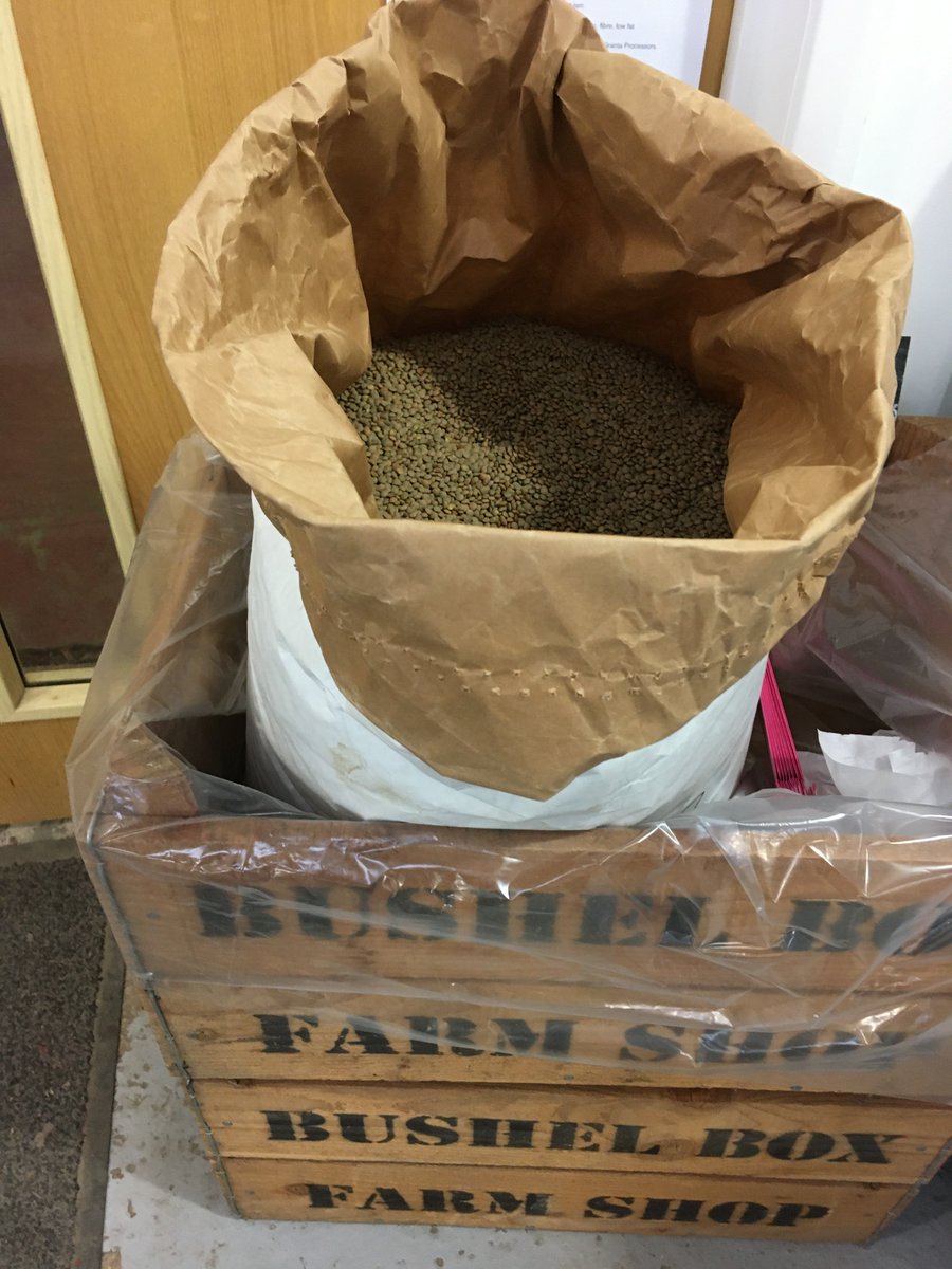 Bushelbox's tweet photo. **New Product News** We are now stocking green lentils from a #localsupplier. Ideally please bring your own container for them♻️. If you're new to the world of green lentils https://t.co/rqTV0wWwz0 &amp; some recipes - https://t.co/BvFeZH9nqm #FarmShop #ShopLocal https://t.co/XP8enbLuF2