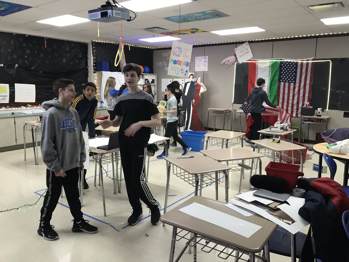 koons_amy's tweet photo. Getting ready to present their generation’s “time capsule.” https://t.co/wXkGkIeZoj
