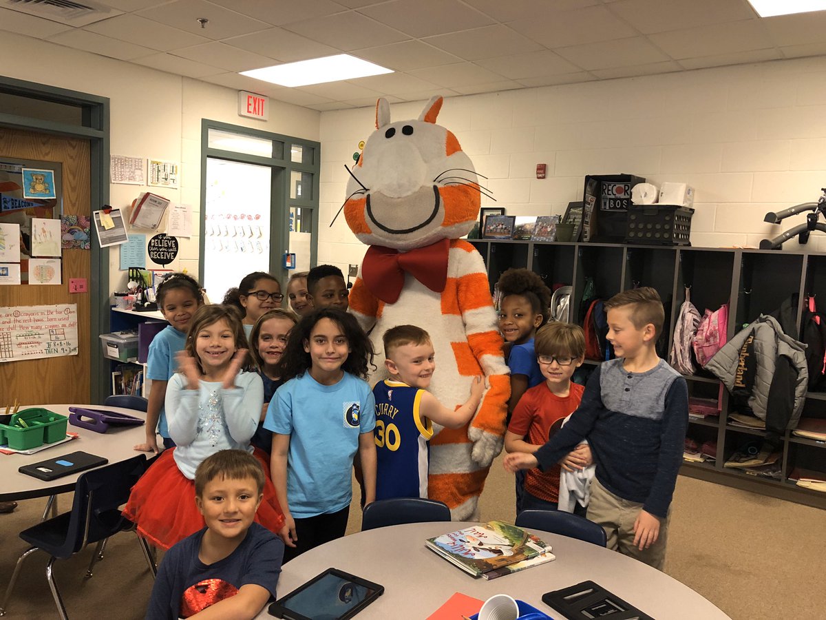 PrimarilyMedia's tweet photo. We enjoyed meeting The Smith Farmers. They read two funny cow books & told us about how they use reading as farmers. SECU Fat Cat stopped by too! What a fun morning celebrating #reading #ReadAcrossAmericaWeek #ReadAcrossAmerica #teamboger #shinebogerbright #bogerreads #readaloud https://t.co/eIyX8sC66m