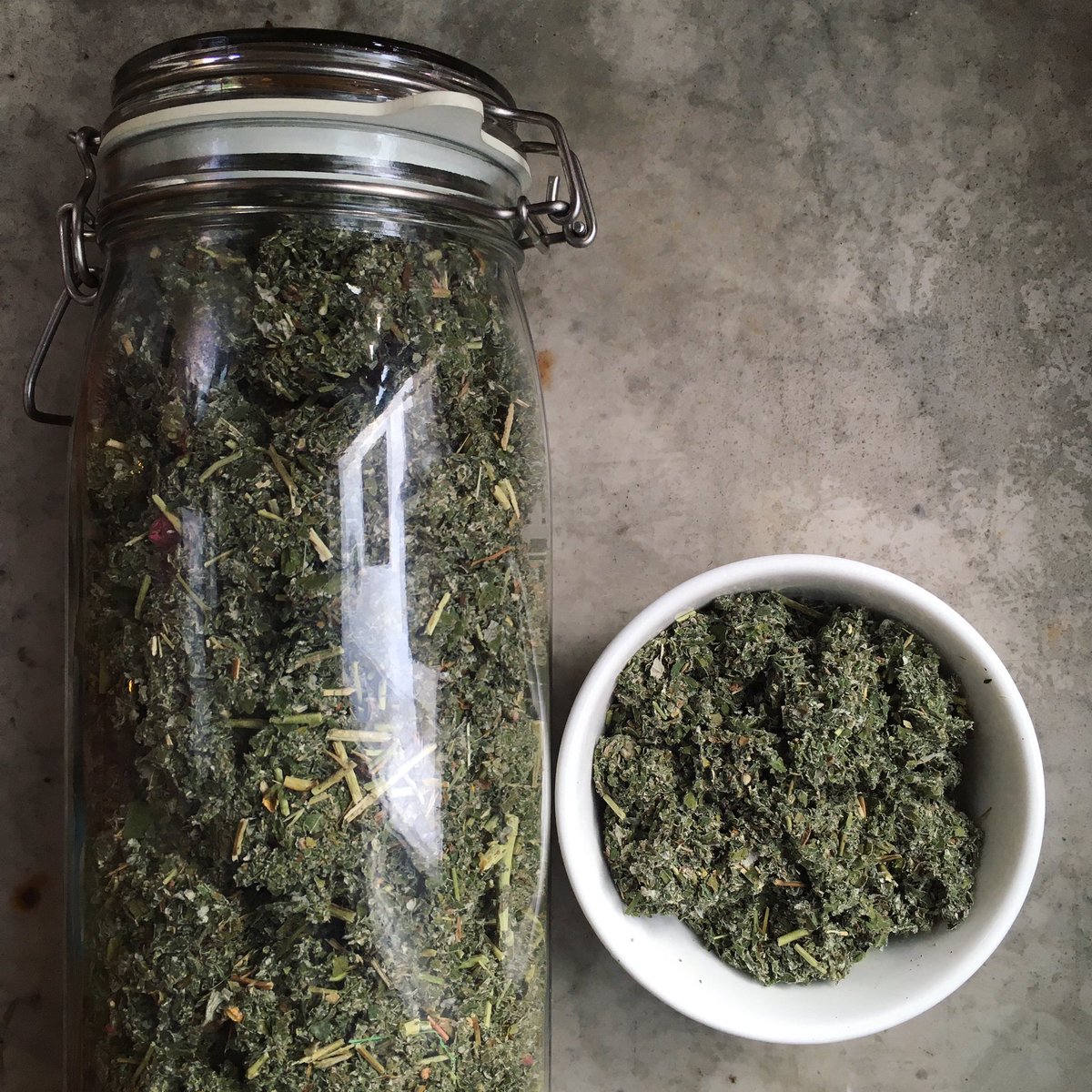 DeliXLtd's tweet image. Raspberry Leaves
by @infinityfoodsw 
#Raspberryleaves are rich in #vitamins #minerals #nutritious &amp;amp; #antioxidants
Vitamins C, A, E, B complex
Potassium, magnesium, zinc, phosphorus, iron
It’s recommended for (pregnant) women.
#looseleave #tea #herb #health #deli #Deptford #London