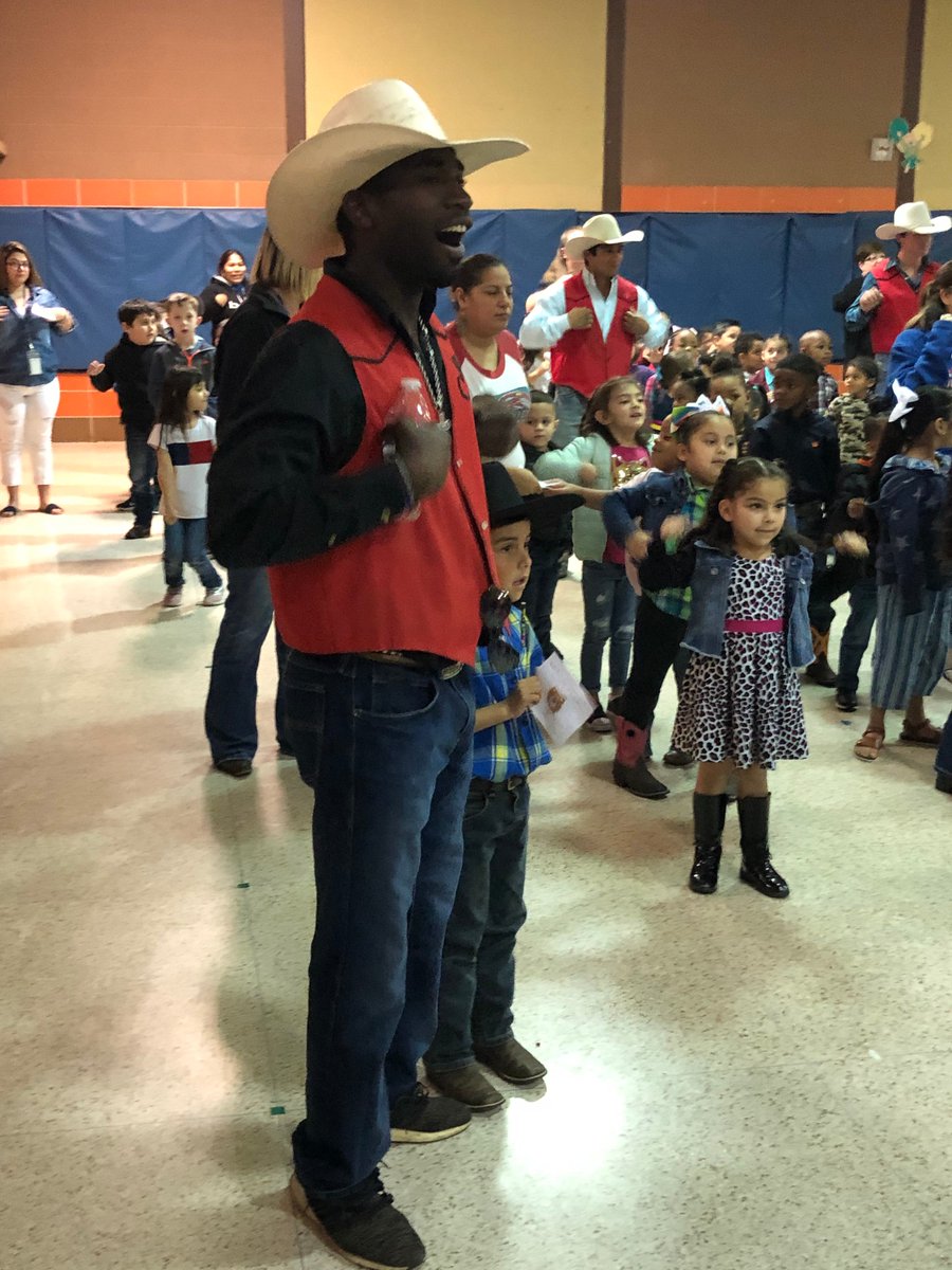 SivellsElem's tweet photo. Thank you to the WCJC rodeo team and their coach Mr. Amestoy for coming to Sivells this morning! Sivells is excited to celebrate western day today and we look forward to our ‘Kinder Rodeo’ this afternoon at 1:00 p.m. at the Eddie Joseph Memorial Stadium. #wearewharton #rodeoday https://t.co/s8lkKOvD5U