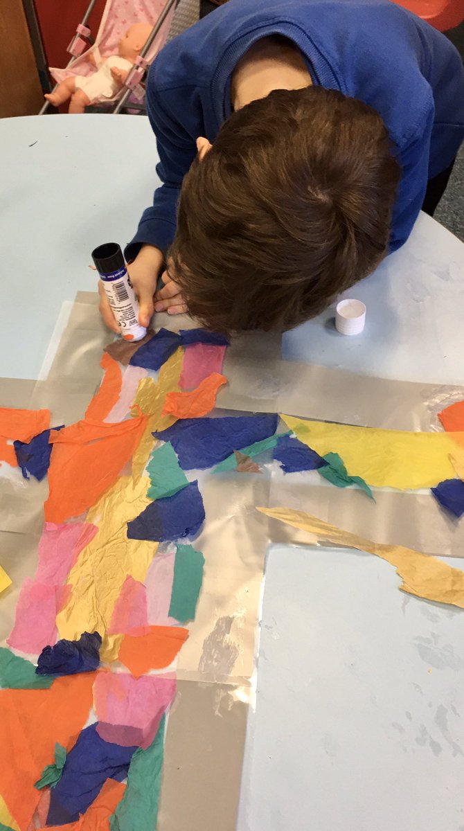 hackforthschool's tweet image. Designing stained glass windows for the infants’ church ❤️ @LWensleyChurch @h_ahartley @Humanities2020 #mixedageteaching