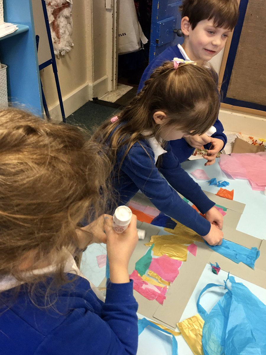 hackforthschool's tweet image. Designing stained glass windows for the infants’ church ❤️ @LWensleyChurch @h_ahartley @Humanities2020 #mixedageteaching
