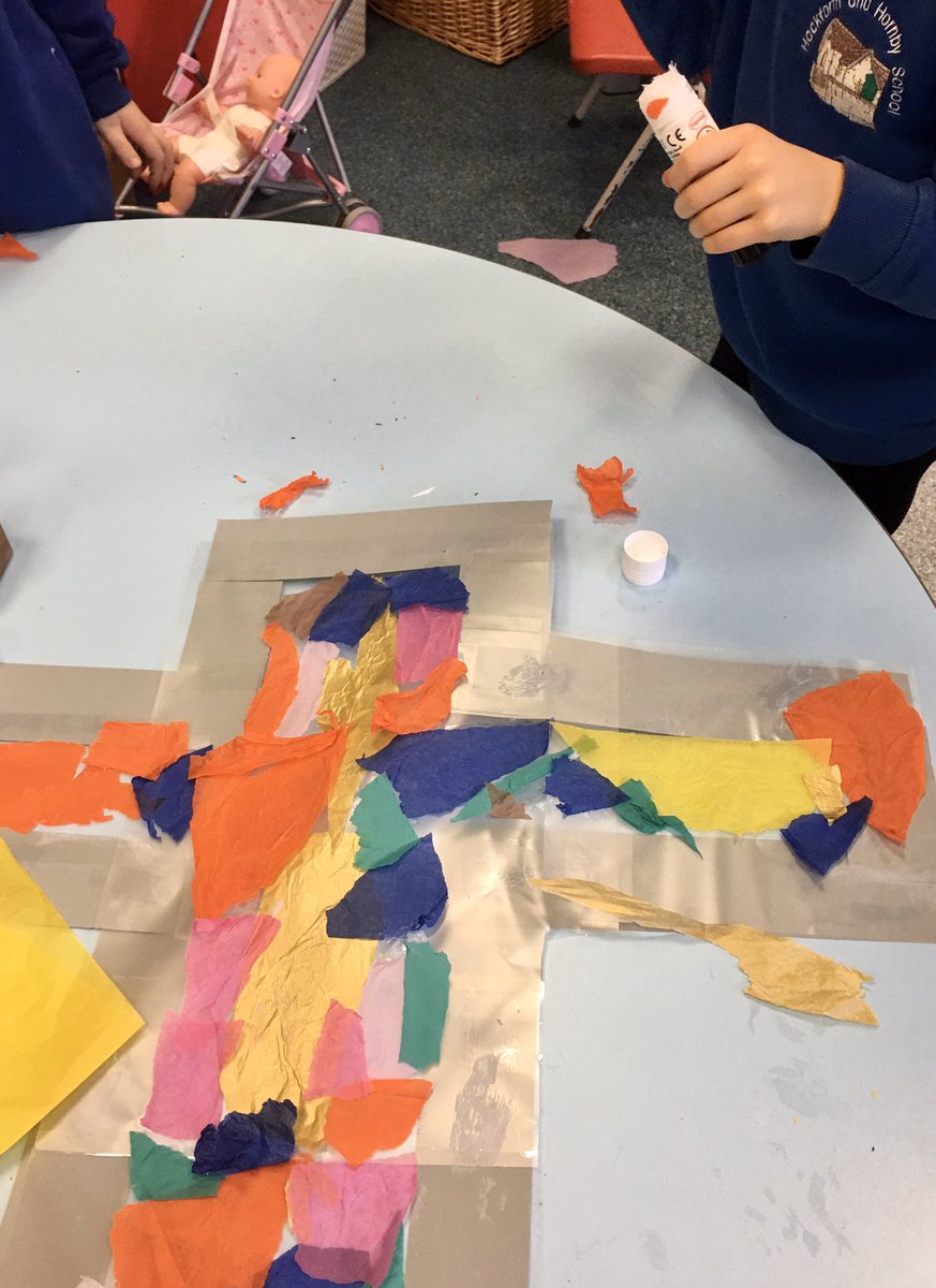 hackforthschool's tweet image. Designing stained glass windows for the infants’ church ❤️ @LWensleyChurch @h_ahartley @Humanities2020 #mixedageteaching