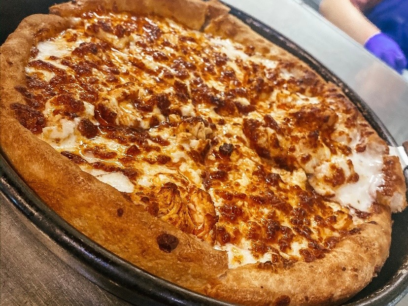 🍕 #FreePizzaFriday is here! Hit that RT button for your chance to win a free large one topping from Mister B's! Must follow to win. 🍕