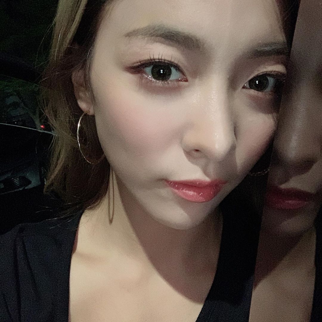 fxspainn's tweet photo. [FOTO/TRAD] 200227

Actualización de #Luna en Instagram.

"🌷💜"

🔗: https://t.co/63NAjSSKRj https://t.co/j0eyXuh3Kg