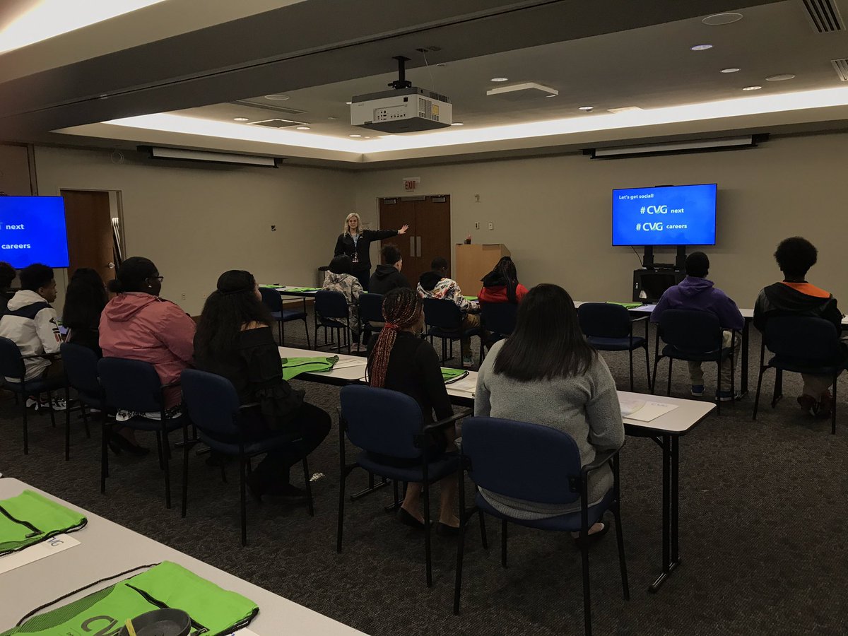 #CVGcareers kicks off the #CPSCareerBasedLearning for our <a href="/aikennewtech14/">New Tech</a> students. Did you know there is tuition reimbursement for associates, bachelors, and masters degrees through employment <a href="/CVGairport/">CVG Airport</a>? #iamcps