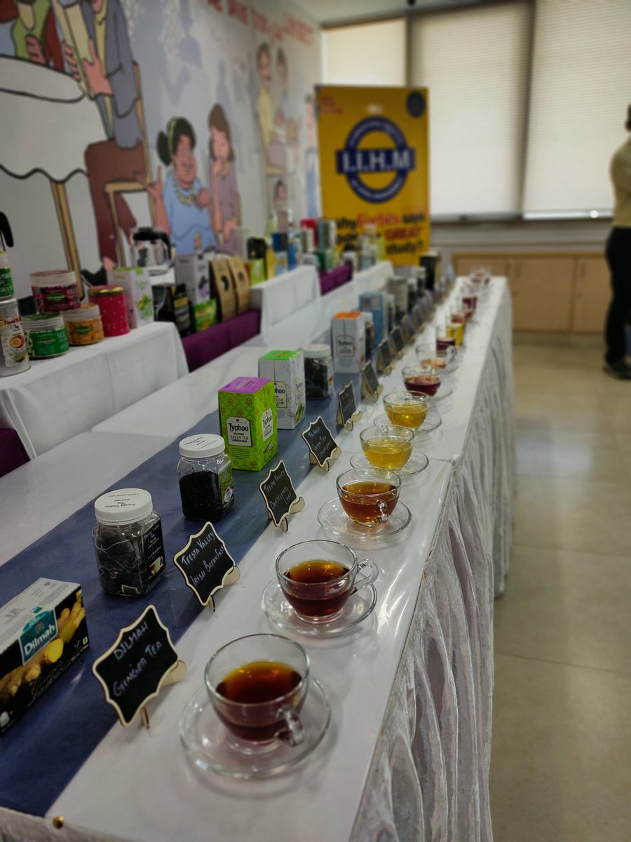 HazamSubham's tweet photo. Tea appreciation class.
#iihmbest3years #learning #Allabouttea https://t.co/UacbUSWtTe