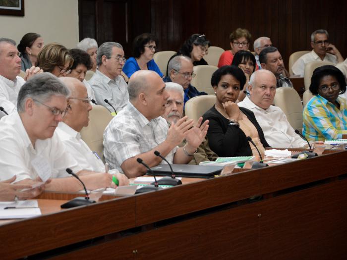 #Cuba no registra ningún caso confirmado de Covid-19. El Consejo de Ministros, aprobó  la actualización del Plan para la Prevención y Control del nuevo coronavirus, ante la propagación de la enfermedad que ya ha registrado 95 315 casos en 80 países y 3 282 personas fallecidas.