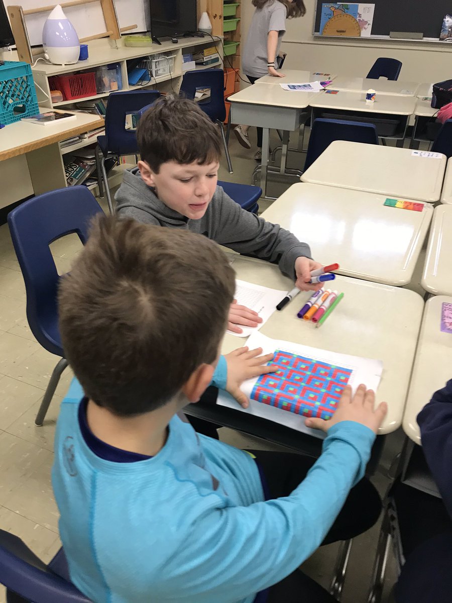 MikeFitz157's tweet image. Class hasn’t even started yet and students are asking to start coding their beadwork designs before the bell! Collaborative debugging! #codetolearn @coding_lynx #IKMath @ruthbeatty11 @ruralchristina @peterskillen @brendasherry