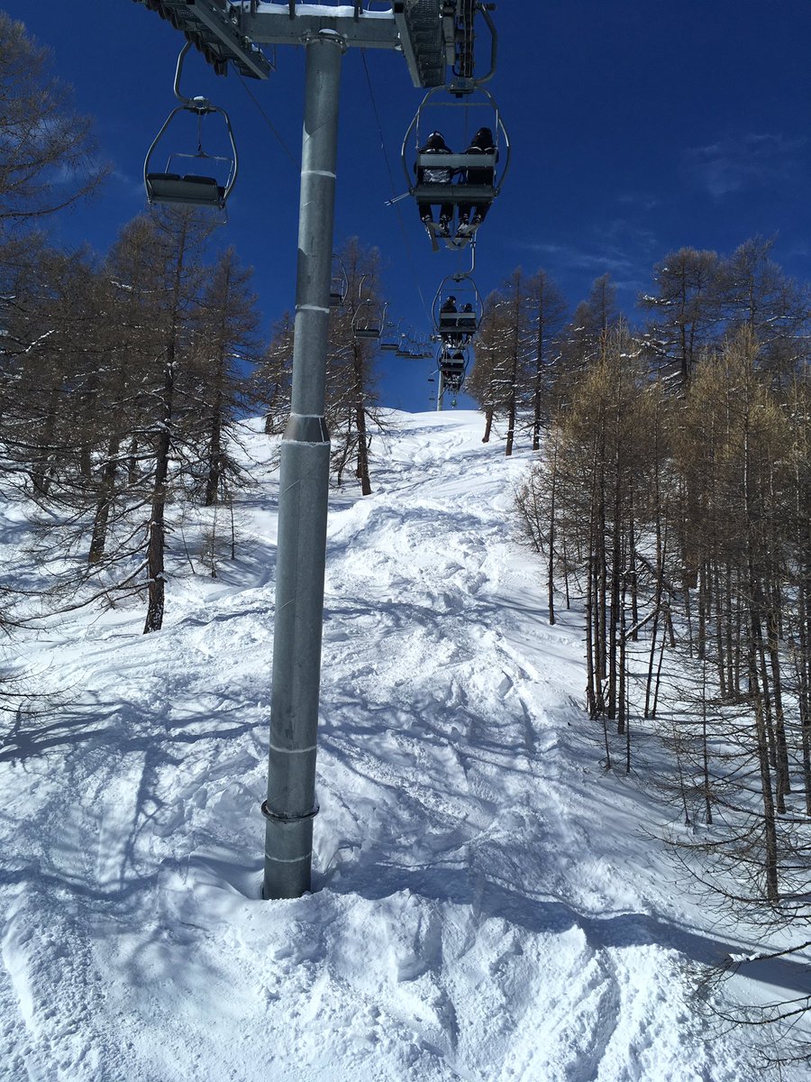 PPencelli's tweet photo. Perfect conditions for our last day on the slopes https://t.co/24eNd9dUv7