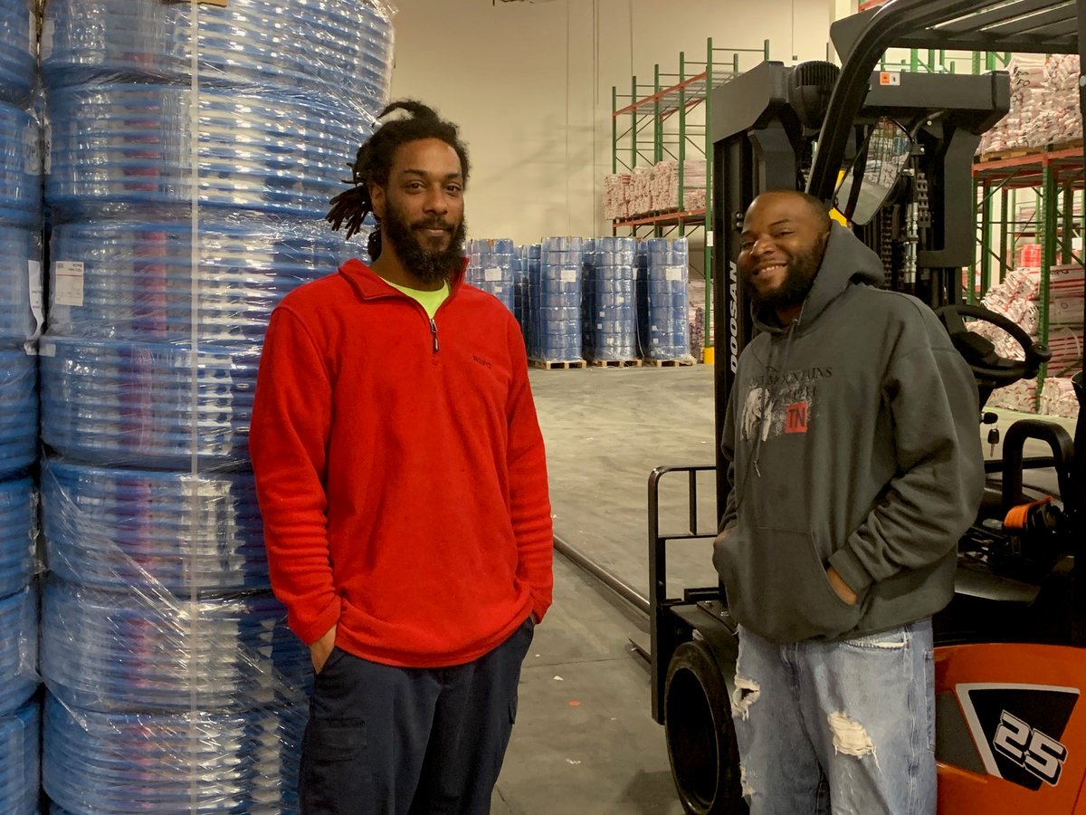 RiifoA's tweet photo. We couldn't get orders out quickly without the muscles of our team! Donovan and Justin stopped what they were doing for a picture! #riifo #pex #pexplumbing #radiantheat #hydronics #plumbing #plumbinglife #hotwater #waterquality #infloorheating #employeeappreciation #expressthanks https://t.co/ajclObcUEu