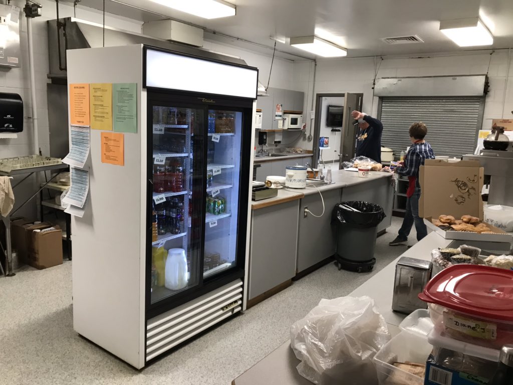SJRamsey2's tweet photo. The day is here!! Rural B Female Pee Wee Provincials in Hamiota.. come check out the Cargill representative working the kitchen!! Lots of pie, donuts, muffins, perogies and kolbassa!! #cargillcares #hmprovincials @hockeymanitoba #believeinteam https://t.co/fRvTxQAggp