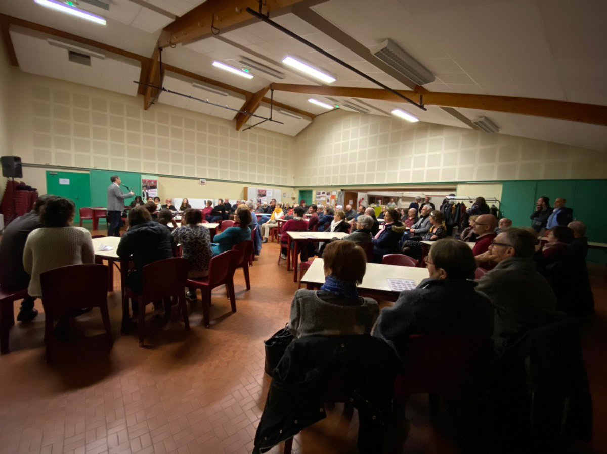 StIbarra's tweet photo. Beaucoup de monde ce soir à la maison de quartier de St André d’Ornay pour la présentation du programme et de l’équipe de notre liste «Engageons-nous La Roche-sur-Yon». 

Merci aux Yonnaises et aux Yonnais pour leur présence et leur soutien ! 

En route vers la victoire ! 
#LRSY https://t.co/o8Soo32rGy