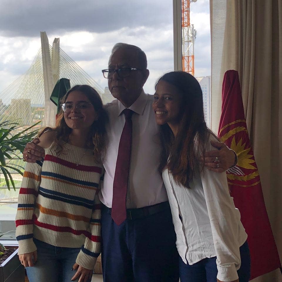 Monuem_Eresp's tweet photo. Ontem as Embaixadoras do Amanhã Camila Sant'Ana e Manoela Pimentel acompanharam a Chefe Substituta do ERESP, Embaixadora Irene Gala, em um encontro com o Presidente de Bangladesh, Sr. Abdul Hamid. Camila e Manoela representaram a delegação de Bangladesh no  Projeto MONUEM-ERESP! https://t.co/vMFj7uEBUW