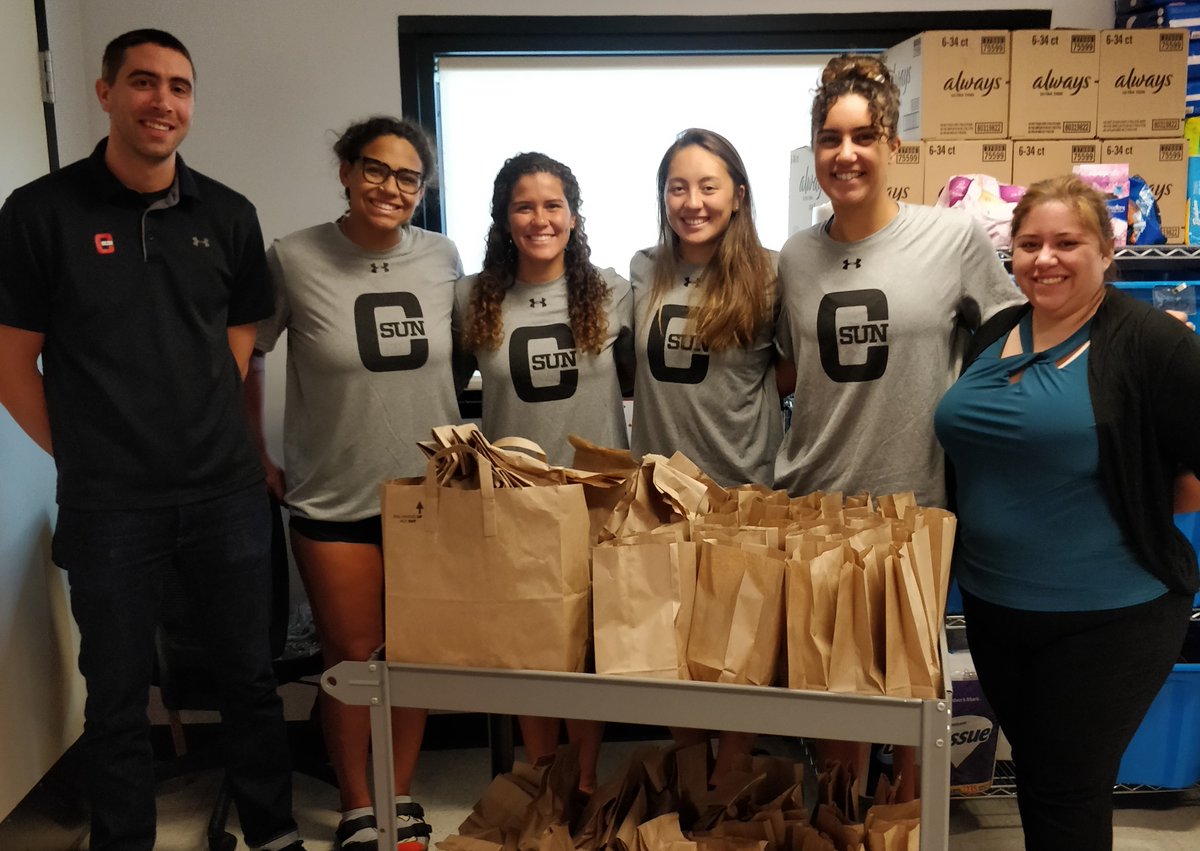 csunfoodpantry's tweet photo. A special thanks to @gomatadors for this huge donation of snack packs and a big shout-out to @csunpolo for dropping the donations off at the CSUN Food Pantry. π’π₯«π₯£ππ«
#csunfoodpantry
#gomatadors
#csunpolo
#csuncalfreshoutreach https://t.co/NoFUdkFGk0