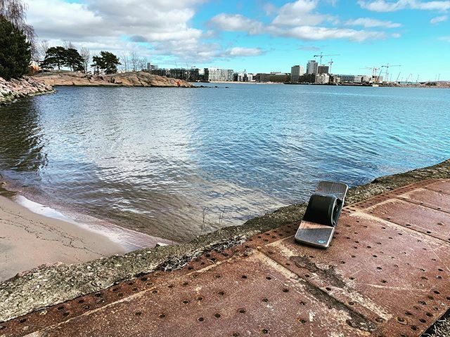 electricadvent's tweet photo. The crazy weather’s kept everyone talking about it all day. Meanwhile instead of just talking about it, you might as well go out and enjoy it + discover some new spots, like this little cove in #lauttasaari 🤷🏼‍♂️☀️🤙🏻
.
#destroyboredom #enjoytheweather #o… https://t.co/qMNNarmEQm https://t.co/sUnyJrXcRT