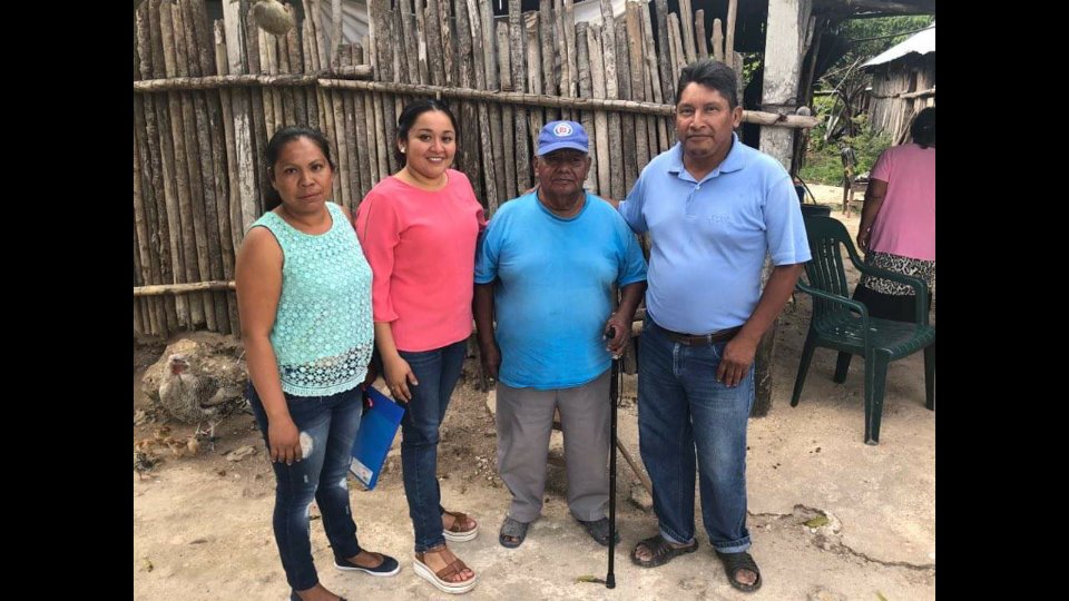 HaciendoHBacala's tweet photo. Nos dimos cita junto al #ProfeMemo y regidora @jaguarclau haciendo entrega de bastones abuelitos en la comunidad de #MayaBalam.
@alitomorenoc
@caroviggiano
@CristinaRuiz_S
@ViviMondragonL
@PRI_Nacional
@csobrinoargaez
@CandyAyuso
@Josealberto2
@CNOPNacional
#SomosPRI
#SomosCNOP https://t.co/aOIUgi6sAv