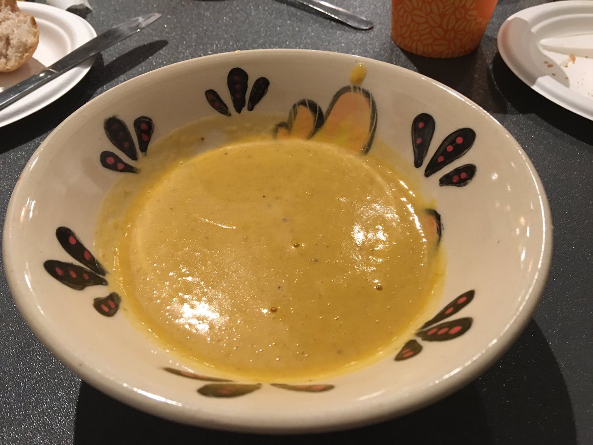 Laurie Bee tweet media