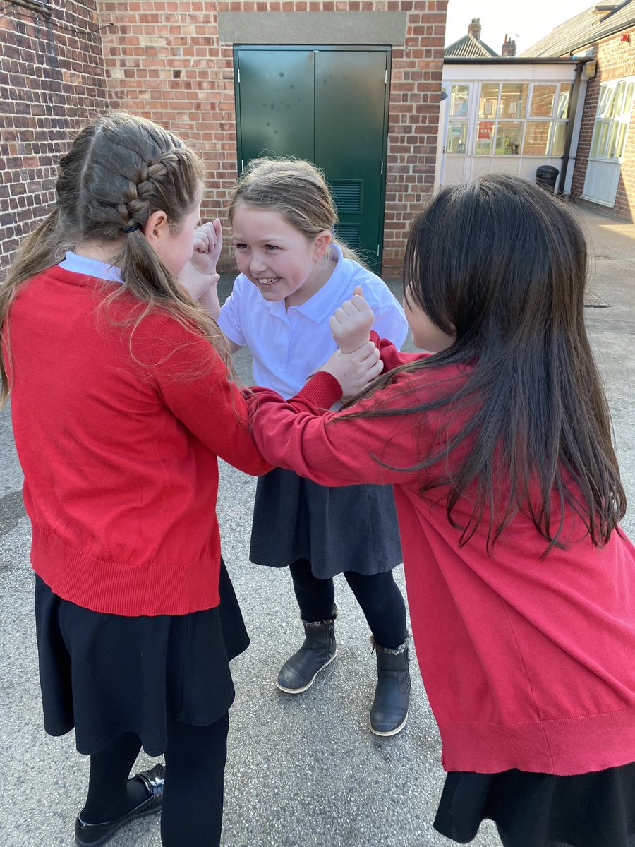 DringhousesPS's tweet photo. In RE this afternoon, Class 7 (Y3/4) learnt about Dharma (Hindu duties). They created freeze frames to represent some of the Dharmas Hindus believe in and practise - can you guess what they are? #DringRE https://t.co/RcFkaFLTP4