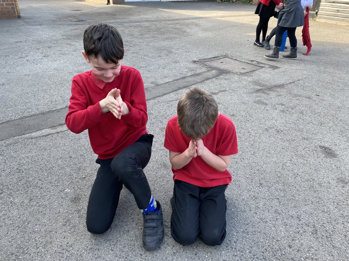 DringhousesPS's tweet photo. In RE this afternoon, Class 7 (Y3/4) learnt about Dharma (Hindu duties). They created freeze frames to represent some of the Dharmas Hindus believe in and practise - can you guess what they are? #DringRE https://t.co/RcFkaFLTP4