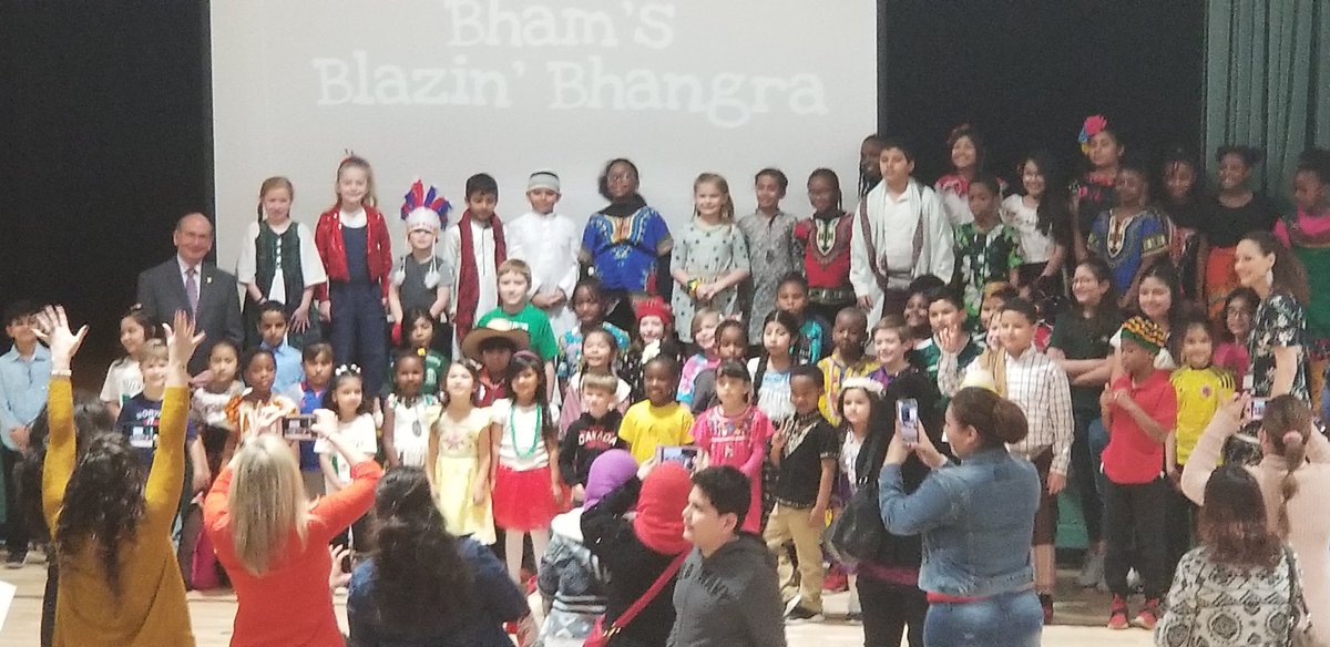 SusanLeighWind1's tweet photo. What a great program!  #GVgatorstrong https://t.co/v6vUtn6OXr