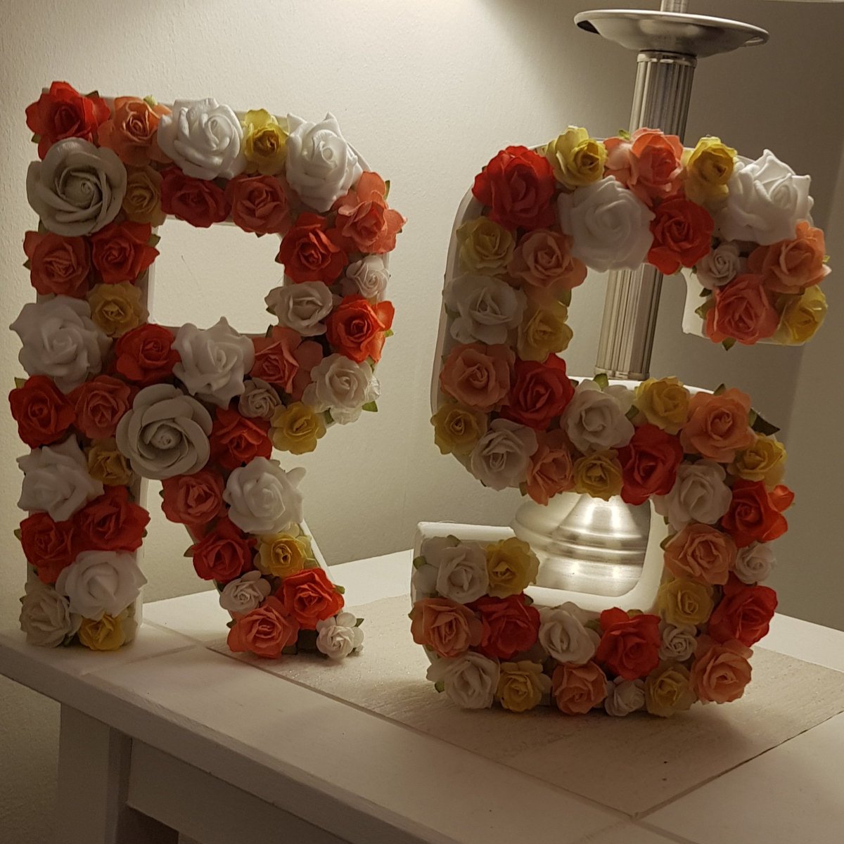 RachelH80891772's tweet photo. Orange, yellow and white this time 🏵🌼🌻 #handmade #flowerletters https://t.co/CyqsY1DT6n