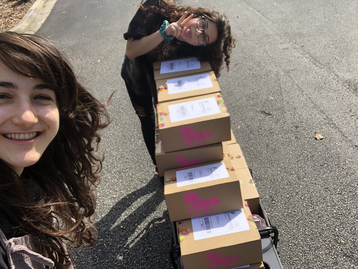 magdalenerose_'s tweet photo. Honestly could not be happier that we have @goshippo 🦛 to make our shipping labels with! It saves us from having to wait in the long lines at the post office!📦
#GFM #shipping #mail #goshippo https://t.co/8I2ip4cf38