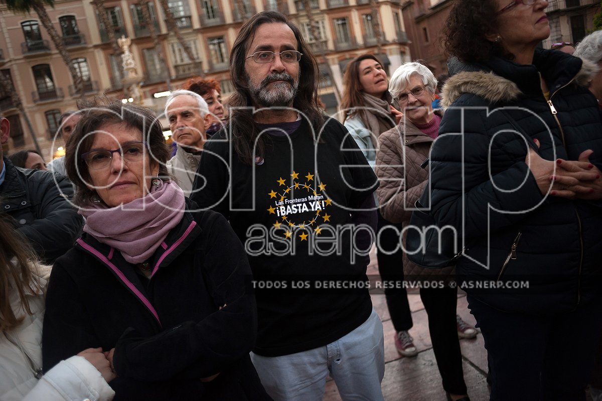 asnerp's tweet photo. Concentración en #Málaga en apoyo a las personas refugiadas y migrantes de la frontera entre Grecia y Turquía.

© @asnerp 

Más imágenes:
https://t.co/3Wx20dzJSR https://t.co/hkfAaxypf3