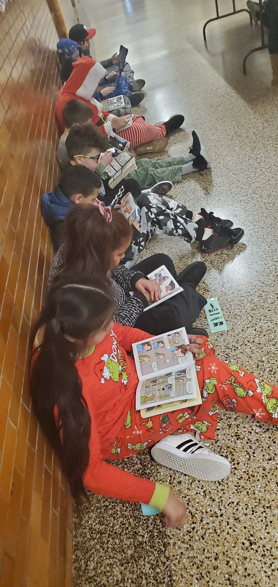 MsMenendez1's tweet photo. Nothing better than Pjs and a good book to end Read Across America week.  📚 #RAA #WeeRead @Mrs__Gallo @SuzanneMera @WeehawkenTSD https://t.co/5WpIxflEXK