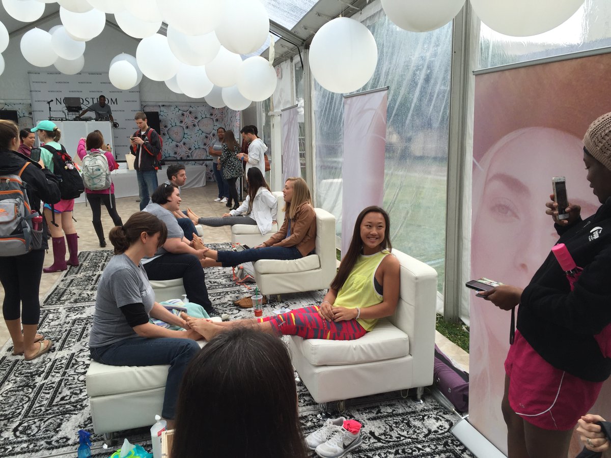 CampusAgency's tweet photo. ICYMI: Dive into our #CampusAgencyPowered @Nordstrom pop-up shop dreamscape @UofSC 

Read more on our #CampusInsider blog:
https://t.co/Ko4KGL6zJ6 https://t.co/ZUyZCi0B0C
