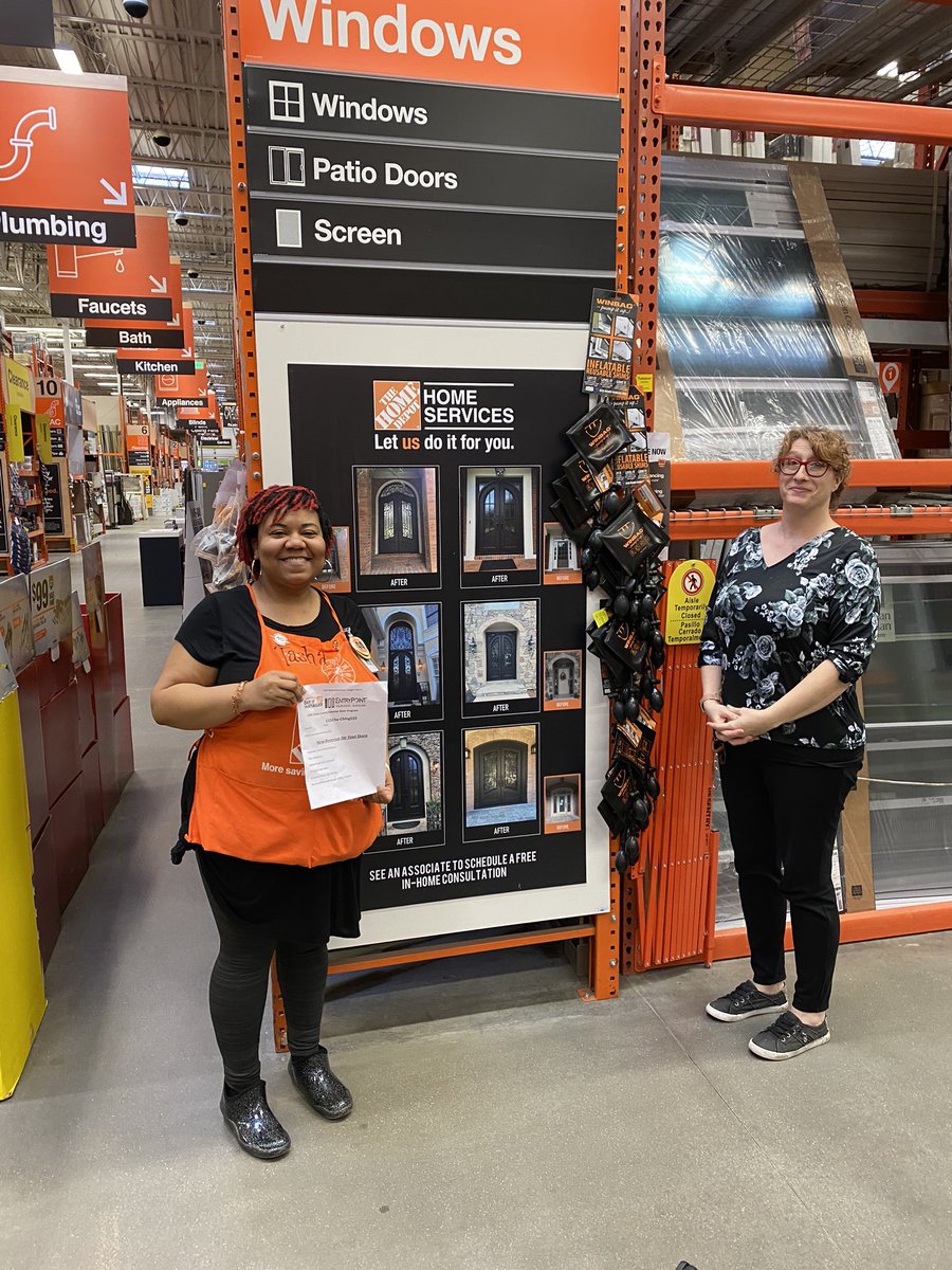 vaughnharris's tweet photo. Tasha and the awesome team at @HD_Fairfield882 are crushing it with iron door leads! We’re celebrating another happy customer and extra revenue for D30! The @EntryPointDoor team is very grateful! @brettbutlerEPDW @MMSdsm @l_tinsley @carlosharpersr @TimsartainE https://t.co/j3PoeavBpm