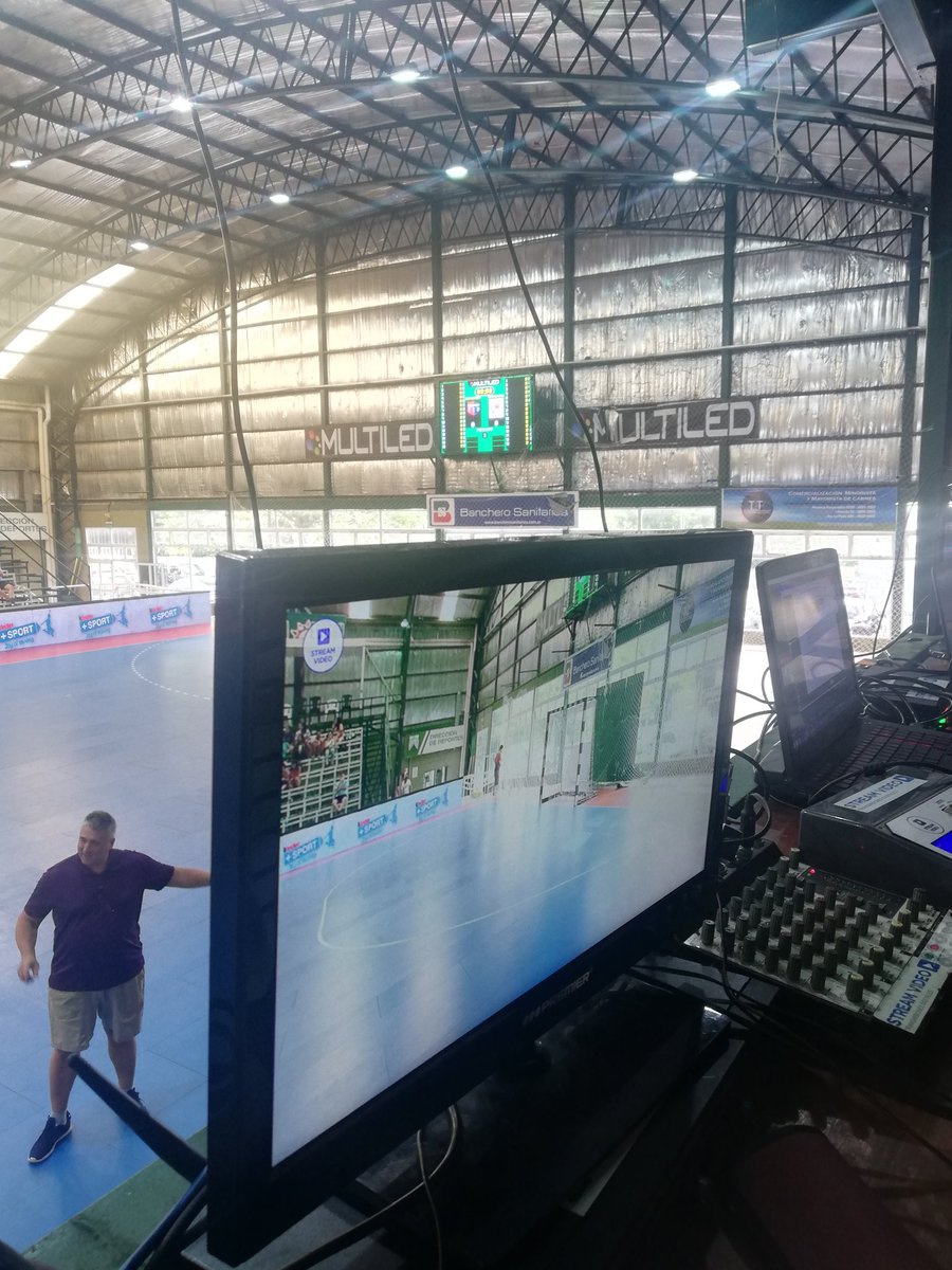 ROMANBRAVO10's tweet photo. Se viene el Súper 4 en #FemebalTV
CID Moreno vs CIDECO, a las 17 hs.
Junto al querido @TeoLazo. https://t.co/wKAklg7piE