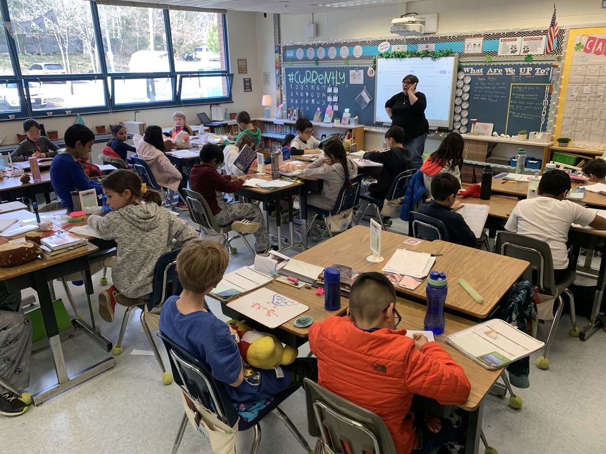 MantuaEs's tweet photo. 4th graders learning about predicates and direct objects with Mrs. Grice! @MantuaEs @FCPSSupt @fcpsnews @FCPSR5 @fcpsaap #grammar #rockstarteaching #predicates #directobjects #love https://t.co/UOlAmBzNm9