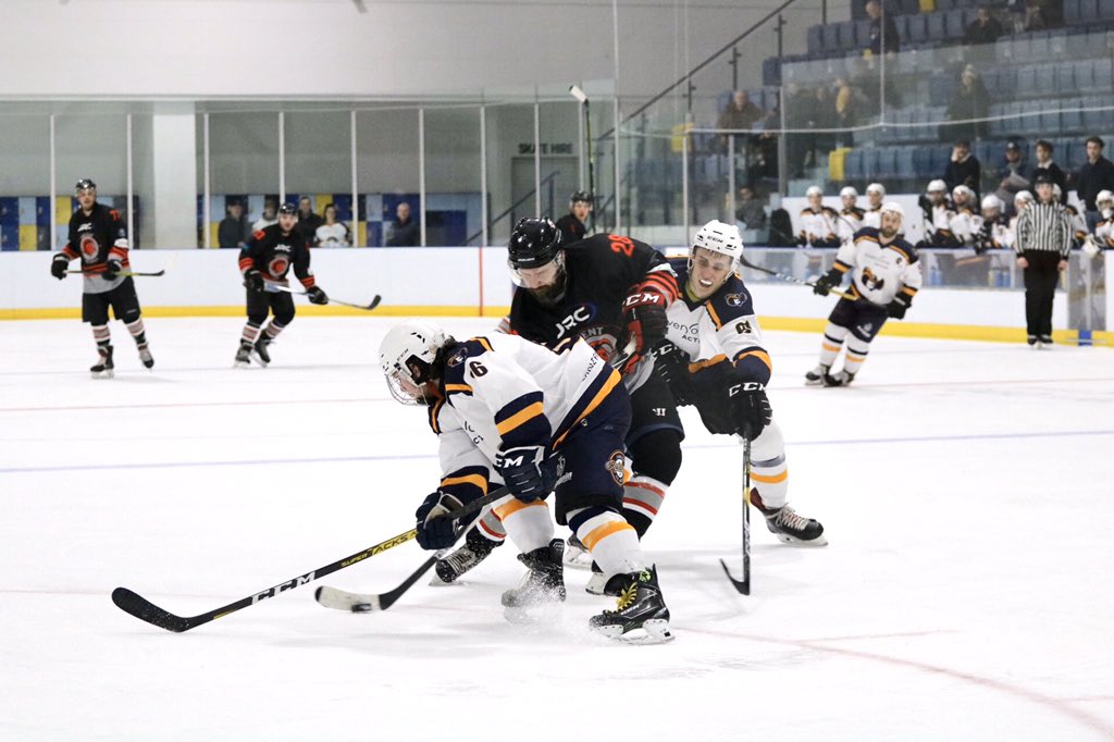 NicD44's tweet photo. Huge game for @Raiders_IHC tomorrow as they head to Bracknell to face the Bees while the @RJRIceHockey stay at home and take on the @BracknellHornet 
Where will you beeeee?! #raidershockey #raidersfamily #goldnblue https://t.co/kvbabl0QxL
