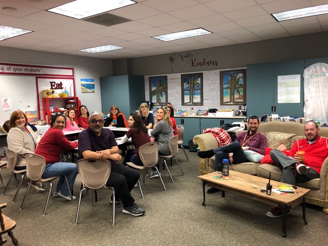 Celebrating hard work and Springtime weather with burgers, hot dogs and friendship!  Sundown's Academic Support Team is a great team to be a member of and I feel lucky to have fallen into it. #Springfever <a href="/Sundown_e/">Sundown Elementary</a>