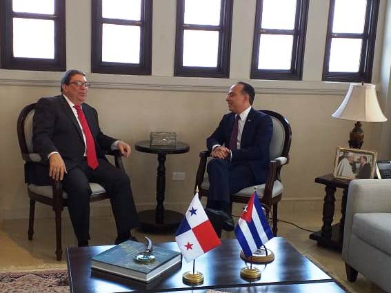 CubaMINREX's tweet photo. El ministro de @CubaMINREX, @BrunoRguezP, sostuvo conversaciones oficiales con su homólogo de #Panamá🇵🇦 Alejandro Ferrer López, como parte de la visita oficial que realiza al país centroamericano.Más información en 👉https://t.co/Qe2ZMNTkgp https://t.co/tTjmkbonVJ