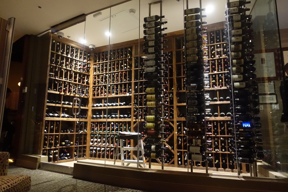 laprimesteaks's tweet photo. Hmmm...decisions, decisions.... 🤔🍷

📷: Rocío https://t.co/ziG7vFZ5hh